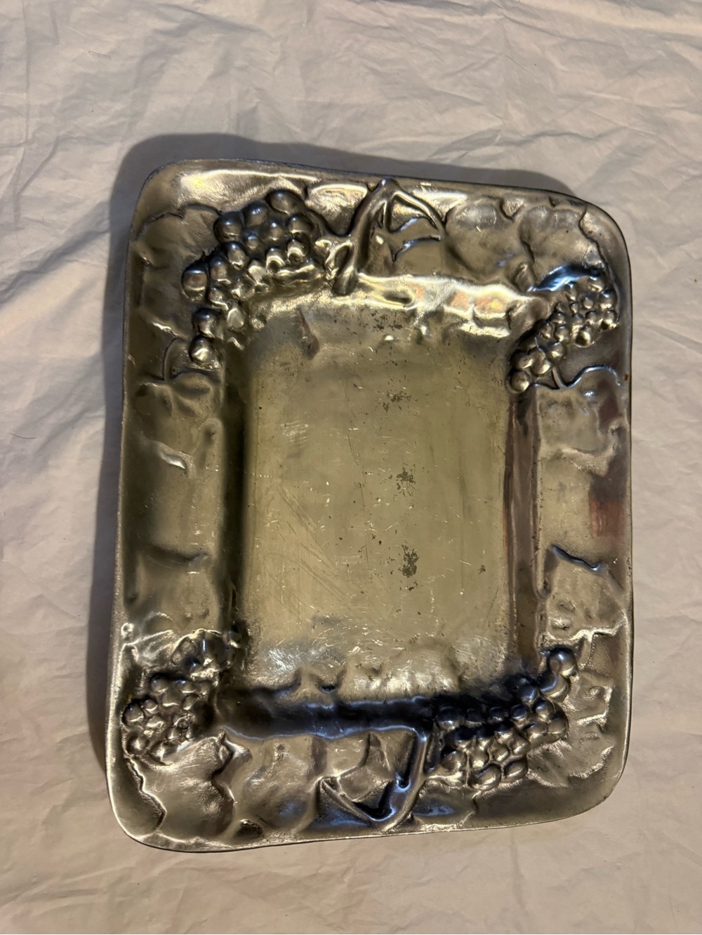Vintage-Style Silver Decorative Tray with Grape Motif